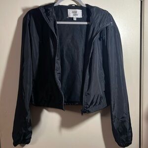 Outer Edge Cropped Blk windbreaker sz M